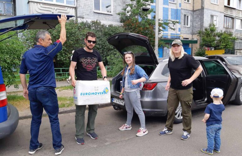 Діяльність “МАЙБУТТЯ” (06.2023). Отримали 200кг свічок з Німеччини.
